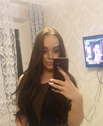 Живу в Москве, где создаю незабываемые встречи и оставляю только положительные впечатления. Мои услуги разнообразны - от нежных массажей до страстных игр. Я знаю, как доставить удовольствие и удовлетворить самые изысканные фантазии. Наши встречи будут полны страсти и интимных наслаждений. Счастливые клиенты оставляют отзывы о моей незабываемой огненной энергии. В моем арсенале есть фото, которые приглашают тебя в мир истинного удовольствия. Так что давай встретимся и погрузимся в море наслаждения вместе. 😘💕🔥 Ирина